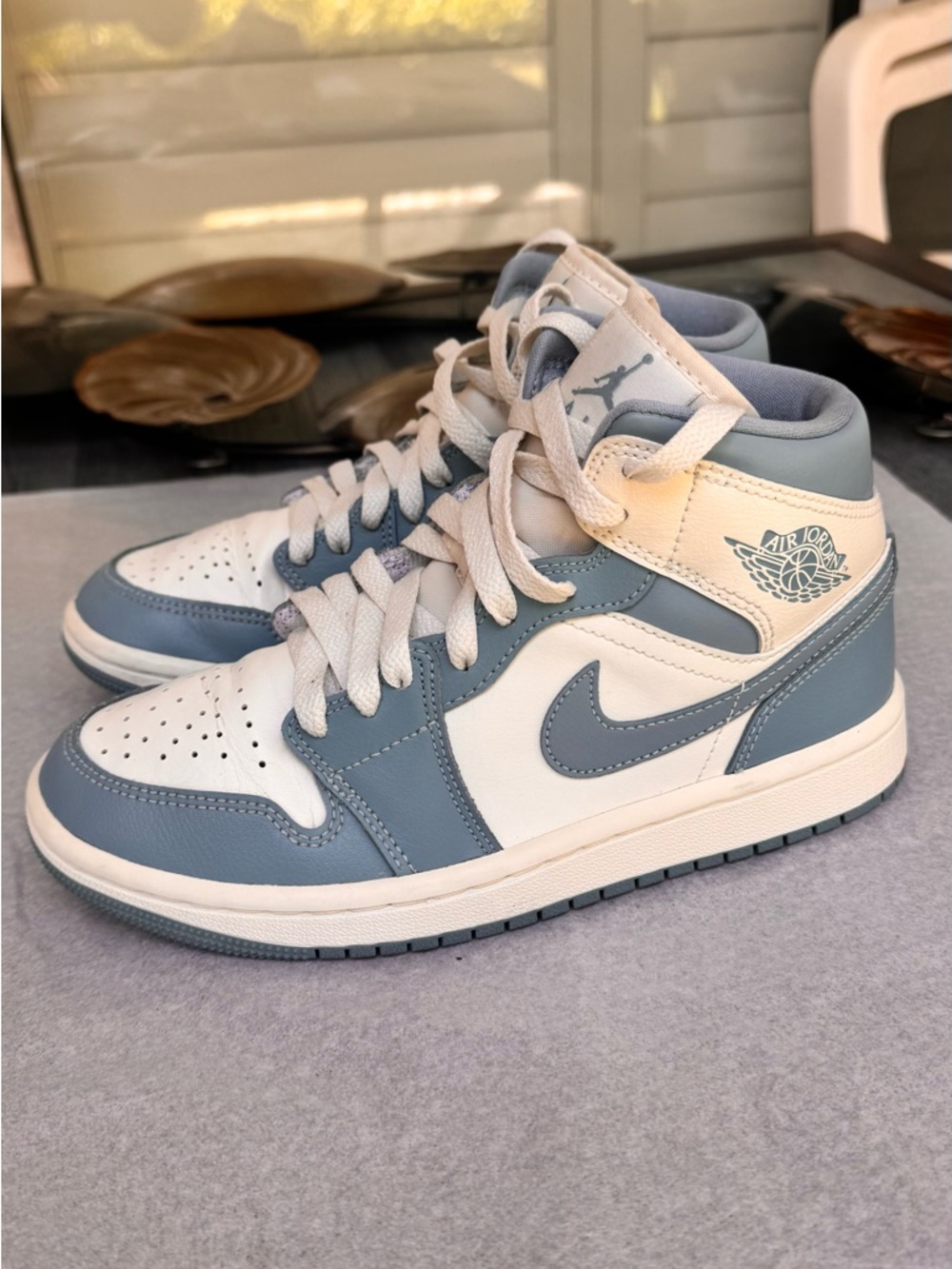 Jordan Kids Sneakers in White and Light Blue